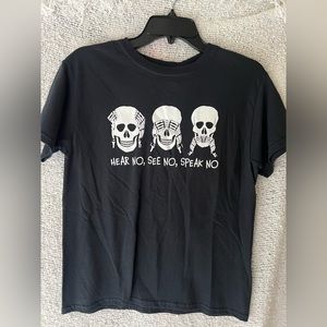 Tilly’s T-shirt New med hear no see no speak no black
